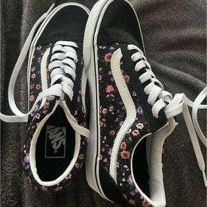 Never worn size 7 vans sneakers - floral print